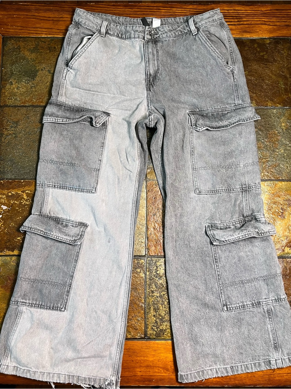 H&M Divided two-tone grey wide-leg cargo jeans-Women’s 12